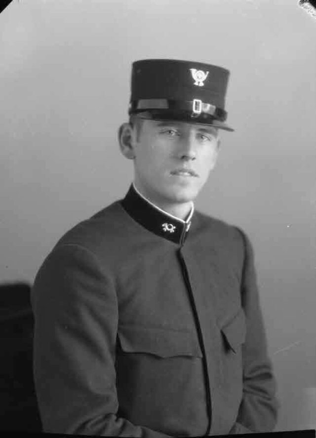 Herr Johannes Steffen, Bollwerk 23, Bern, Postangestellter in Uniform