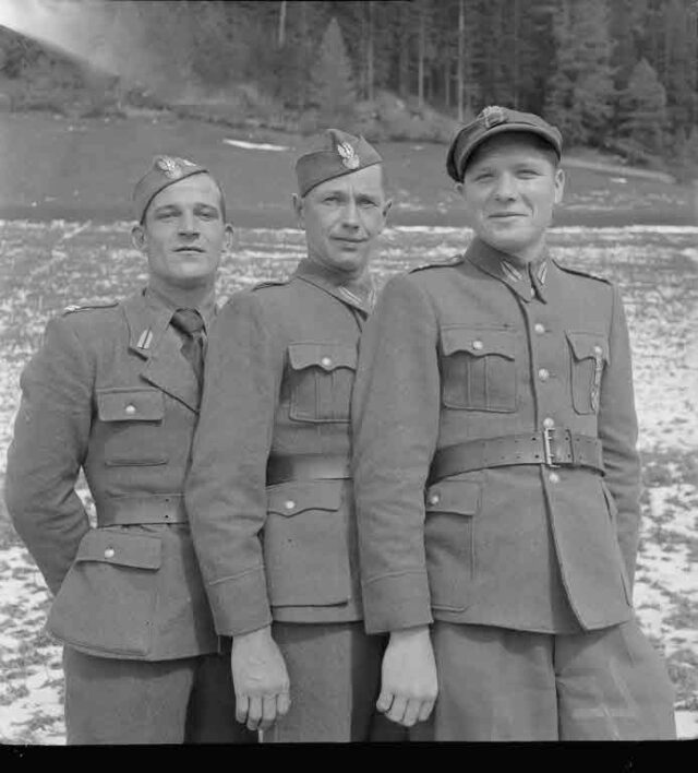 Drei polnische Internierte, Interniertenlager Says bei Trimmis (GR) (Bestellt durch Lt. Henryk Debicki)