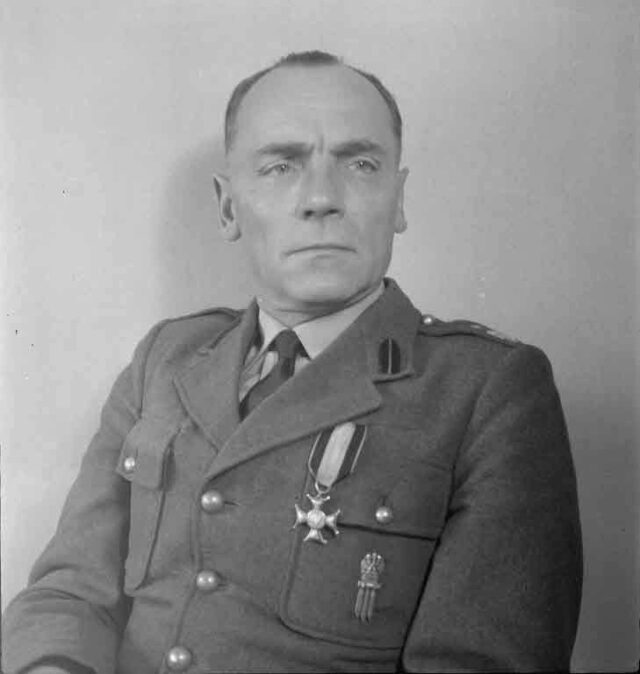 Polnischer Internierter: General Prugar, Kommandant der zweiten polnischen Division