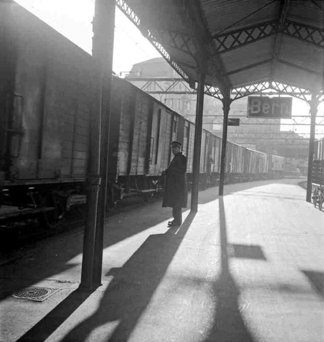 Bahnhofvorstand Bahnhof Bern, Güterzug (Auftrag Postdirektion)