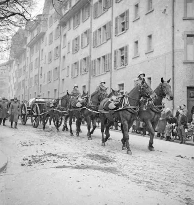 Beerdigung Oberkorpskommandant Arnold Biberstein: Parade