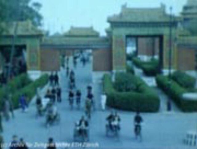 Peking: Tore, Strasse, Tempel, Zauberer, Opium, Verbotene Stadt (Film Nr. 10)