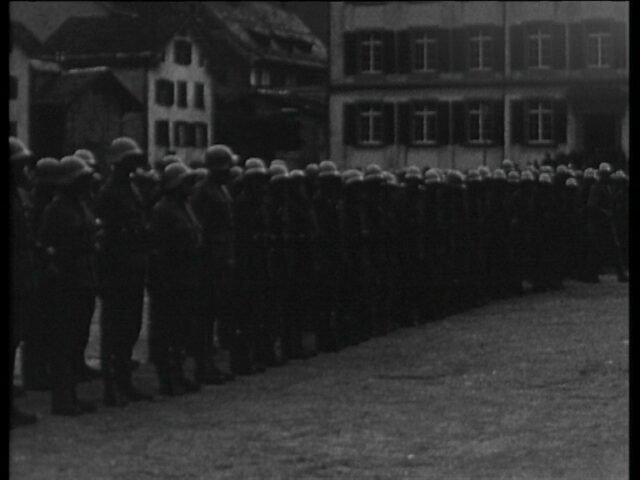 Defilee WK 1938 auf Zaunplatz in Glarus