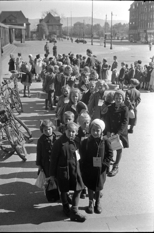677: Frankfurt am Main: Kinder aus ehemaligen Kriegsgebieten
