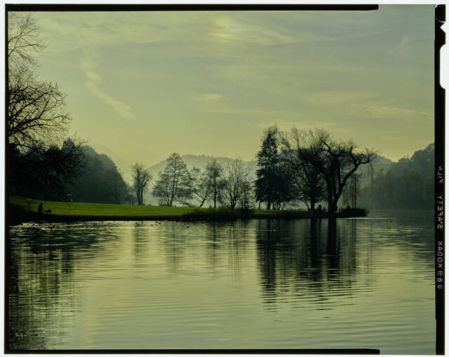 1074) Luzern: Rotsee, Herbst