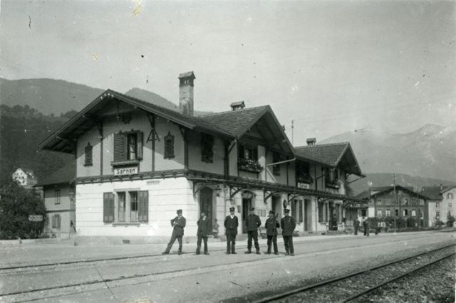 Sarnen, Bahnhof mit Bahnangestellten