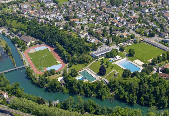 Baden, Schwimmbad, Sportplatz