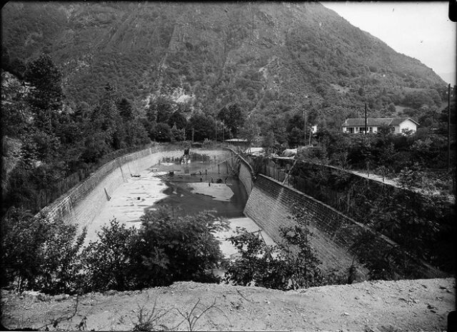 Costruzione della vasca di carico della Centrale idroelettrica di Ponte Brolla