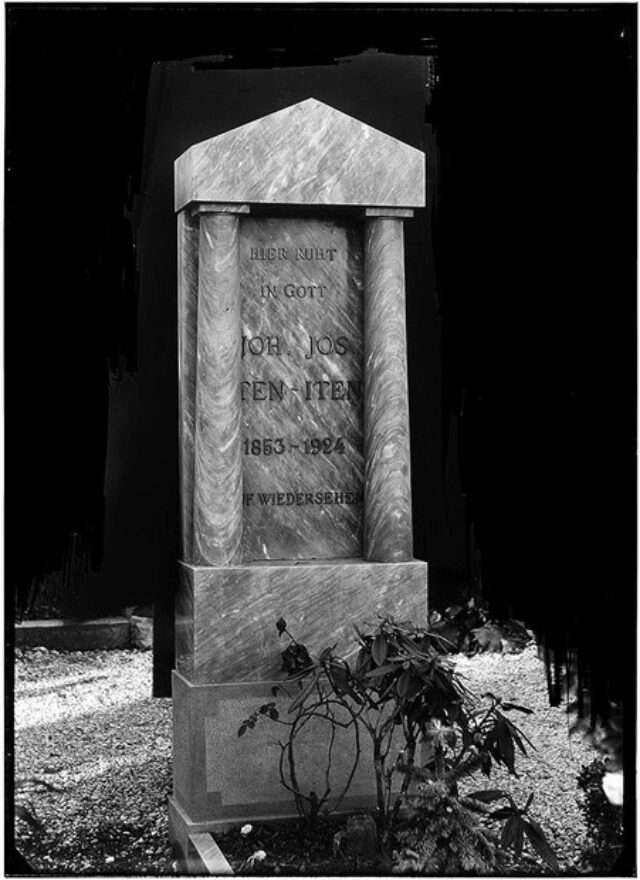 Monumento cimiteriale alla memoria di Joh. Jos. Iten-Iten