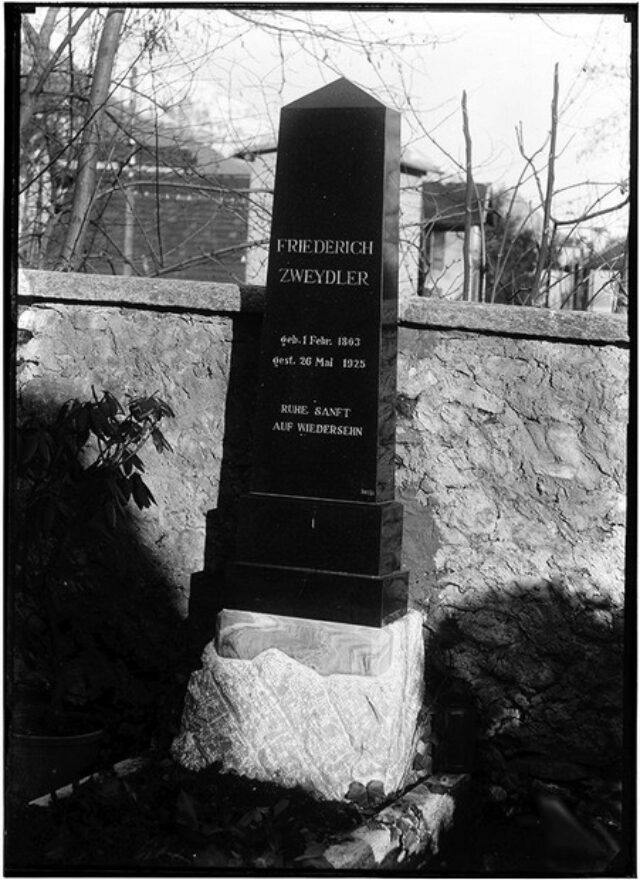Monumento cimiteriale alla memoria di Friedrich Zweydler