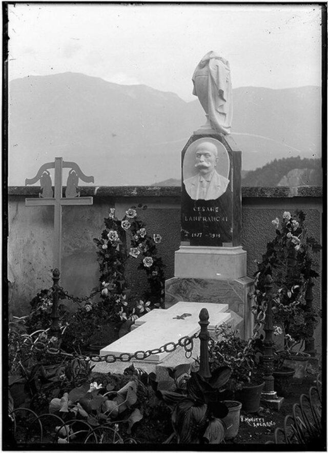 Monumento cimiteriale alla memoria di Cesare Lanfranchi