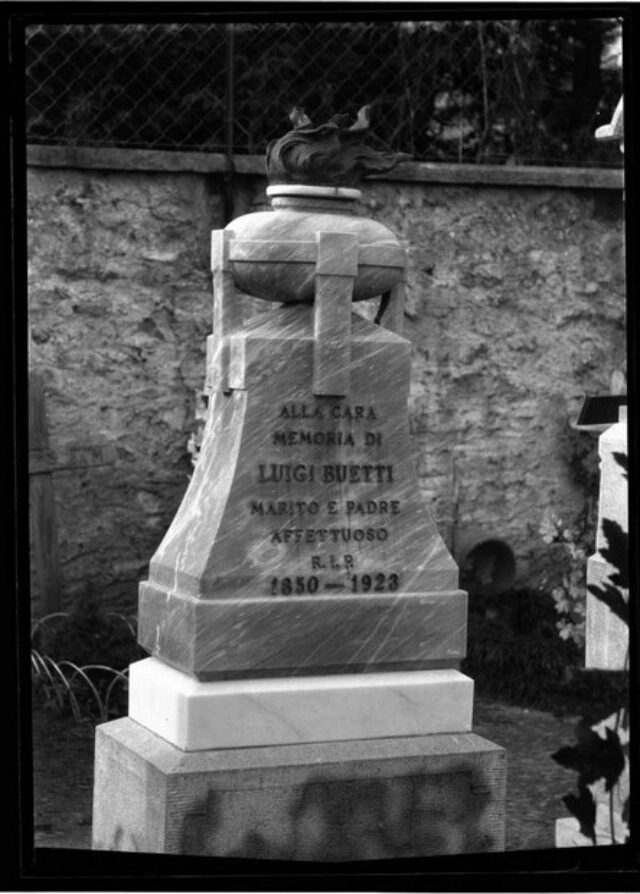 Monumento cimiteriale alla memoria di Luigi Buetti