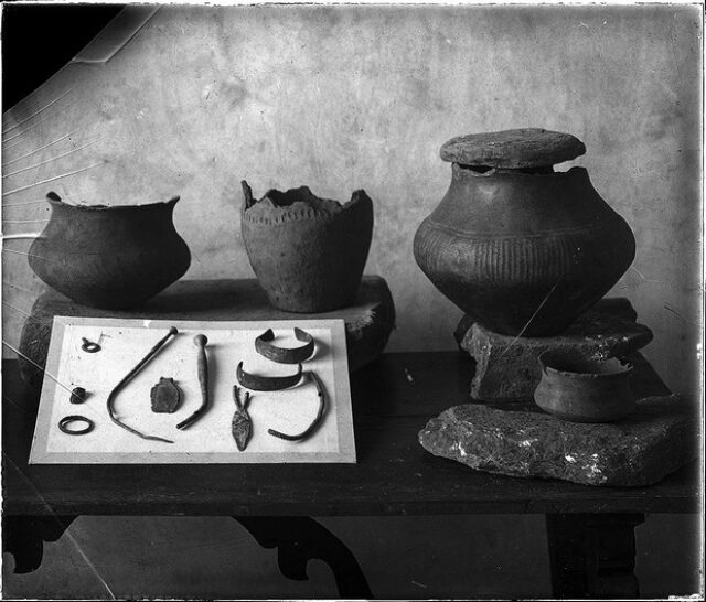 Ceramiche e oggetti in metallo