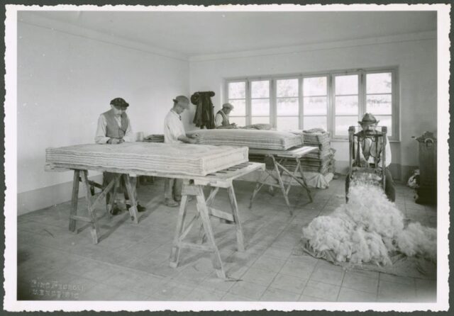 Laboratorio per la cardatura della lana e la fabbricazione di materassi