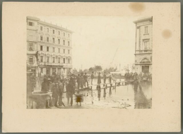 Inondazione del 1896 in Piazza Riforma