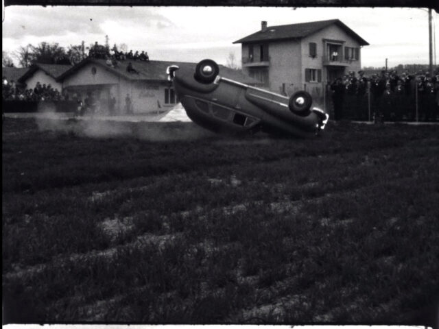 [Démonstration en cas d'accident de la route] - Cinéac Lausanne - 1960