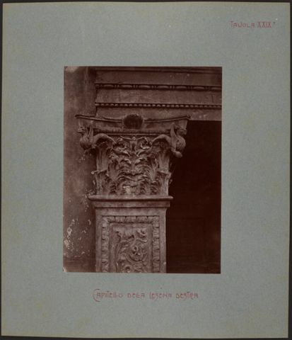 Dettaglio del portale sinistro della Cattedrale di San Lorenzo