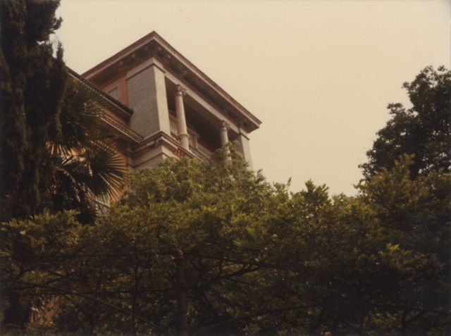 Dettaglio della facciata di Villa Allegrini e Pizzagalli