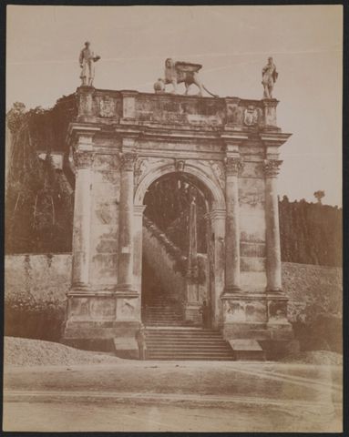 Arco delle Scalette, ingresso al Santuario del Monte Berico