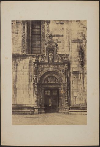 Dettaglio del fianco settentrionale del Duomo di Como. Porta della Rana
