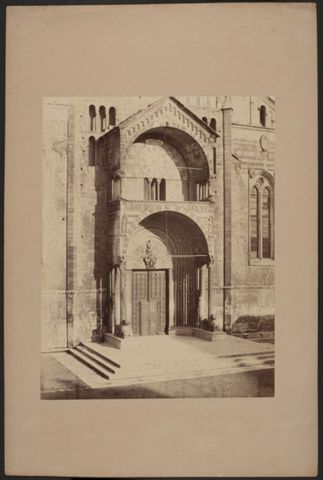 Dettaglio della facciata del Duomo di Verona