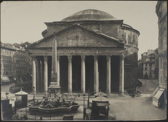 Veduta di Piazza della Rotonda e del Pantheon