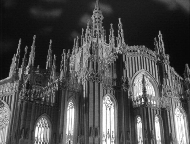 Un Duomo fabbricato con fiammiferi (0843-3)