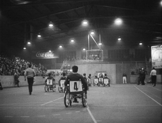 Du sport pour les infirmes (0889-5)