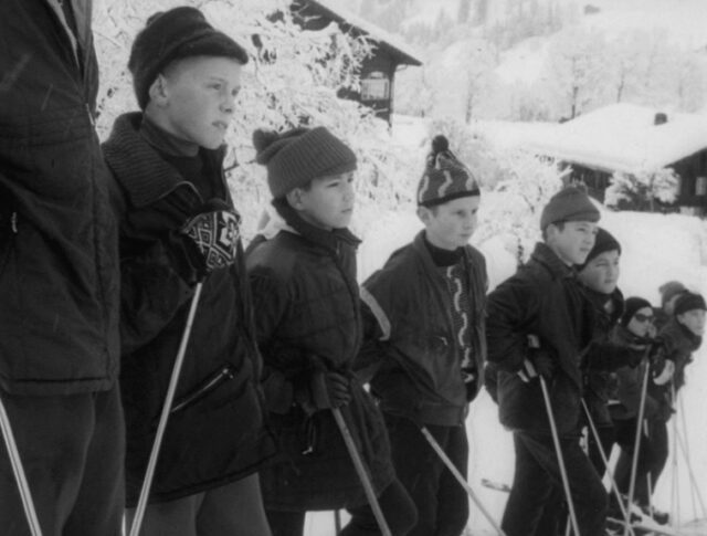 25 ans de camps de ski de la jeunesse (1195-6)