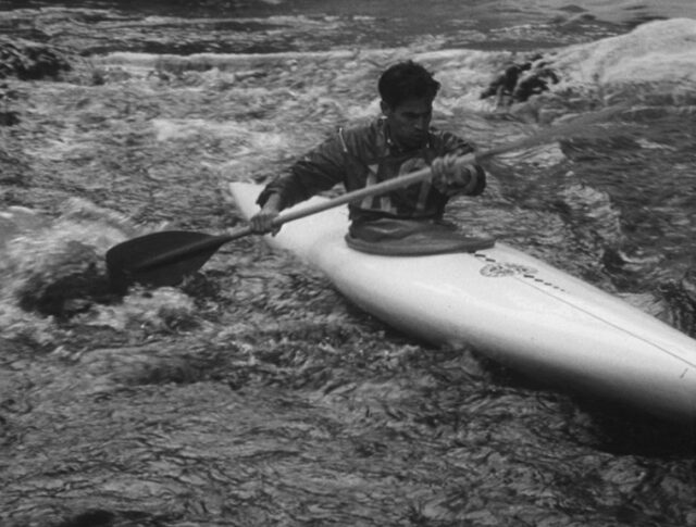 Paddler im Wildwasser (0782-4)