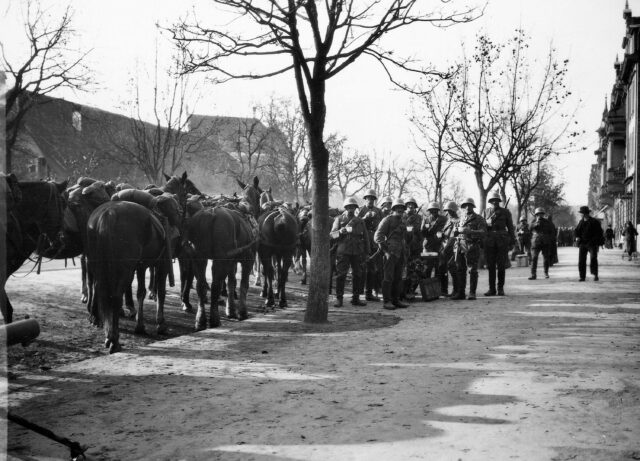 Ordnungsdiensttruppen (Kavallerie) während des Generalstreiks
