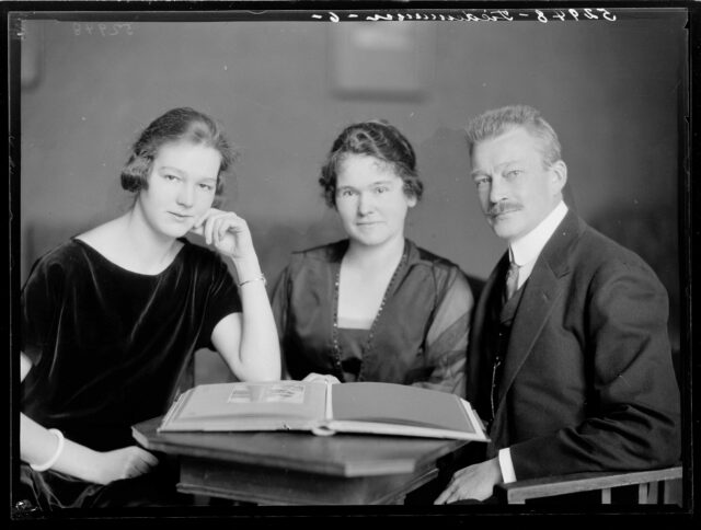 Porträt Familie Tiedemann, drei Personen