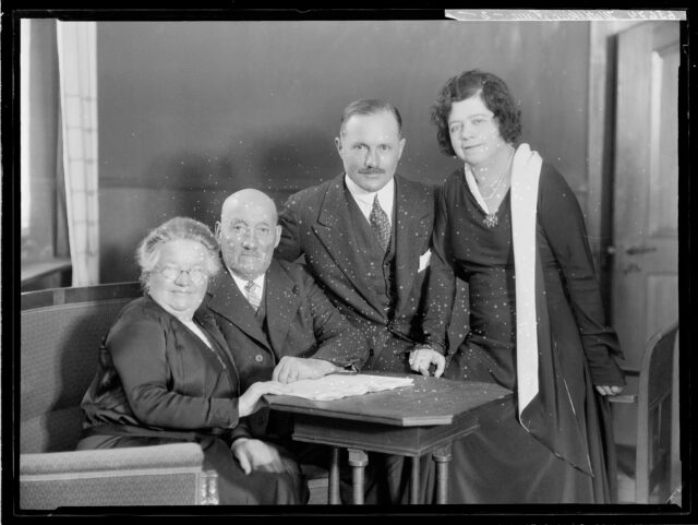 Porträt Familie Wettstein, vier Personen