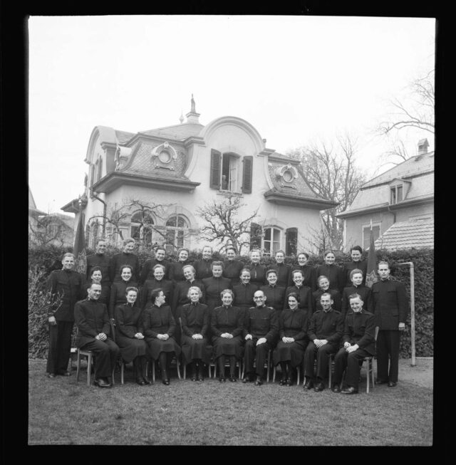 Gruppenbild der Heilsarmee-Kadettenschule 1948