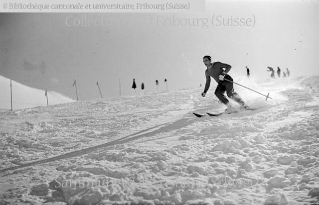 Campagne fribourgeoise en hiver: skieur