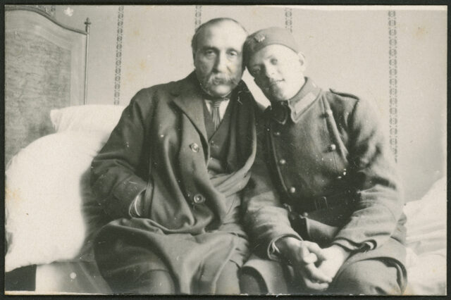 William Ritter et Josef Tcherv en uniforme militaire à Bissone