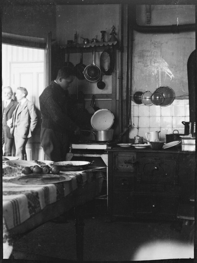 Josef Tcherv dans la cuisine des Montandon