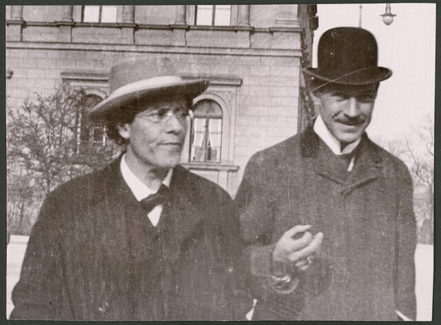Gustave Mahler et un homme non identifié