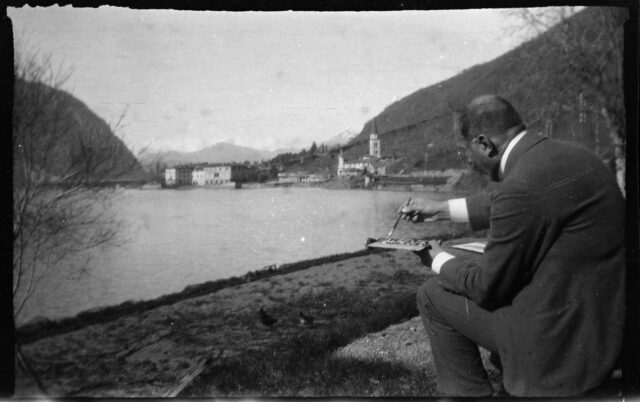 William Ritter peignant au bord d'un lac [Lugano ?]