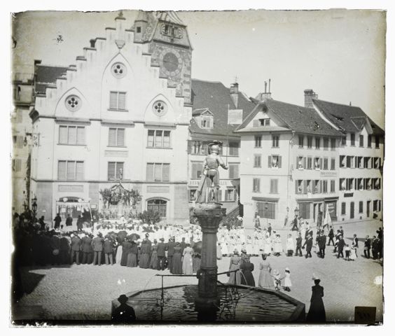 Prozession beim Kolinplatz