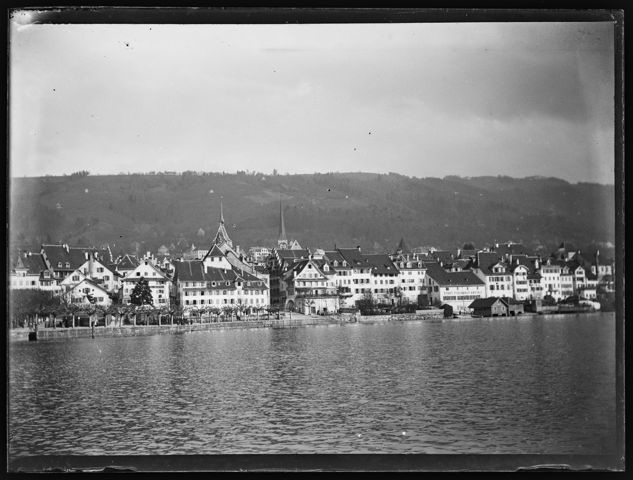 Altstadt von Zug vom See aus gesehen