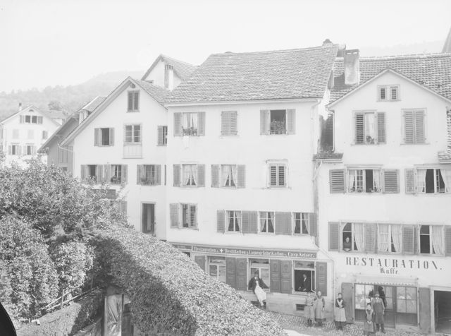 Die Stadt Zug an der Ägeristrasse