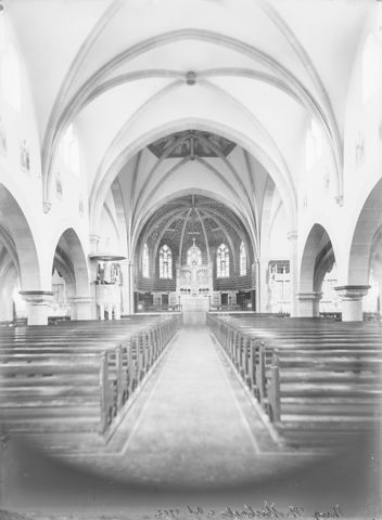 Inneres und Altarraum der neuen Kirche St. Michael in Zug - 01