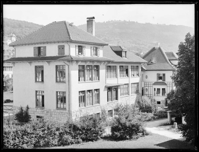 Vue extérieure de l'usine Bréguet-Bréting à Bienne