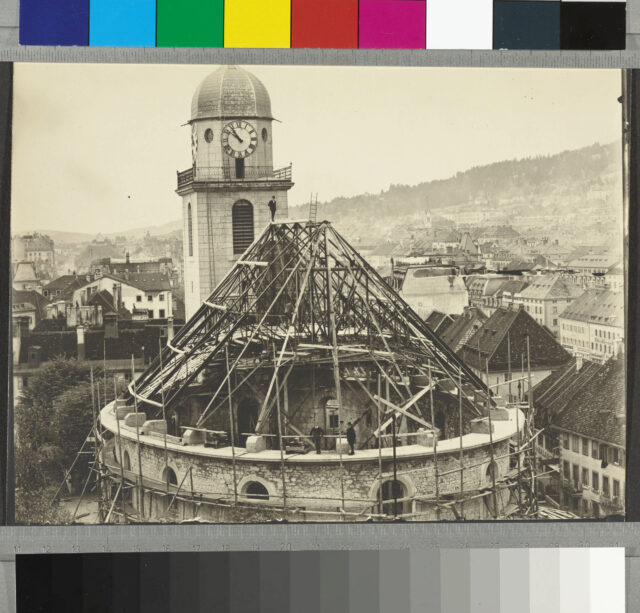 Chantier de reconstruction de la toiture du Grand Temple à La Chaux-de-Fonds