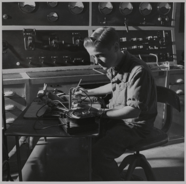 Genève, avenue de la Jonction : laboratoire électrique de l'usine Gardy