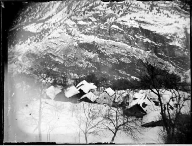 Casserio sotto la neve visto da ovest