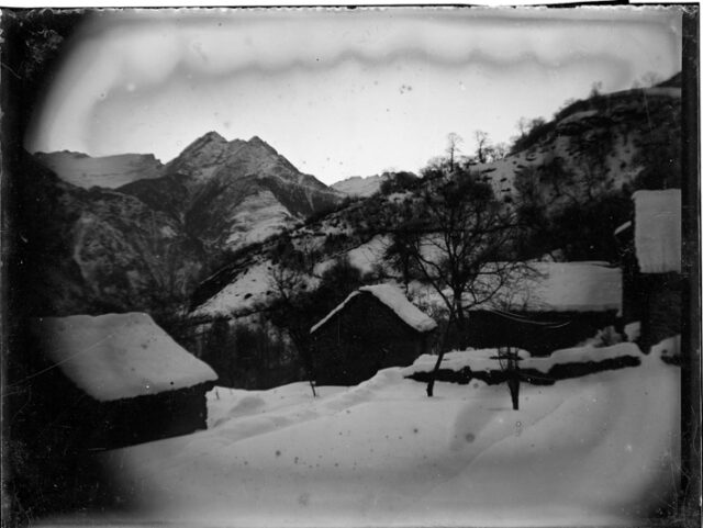 Casserio sotto la neve