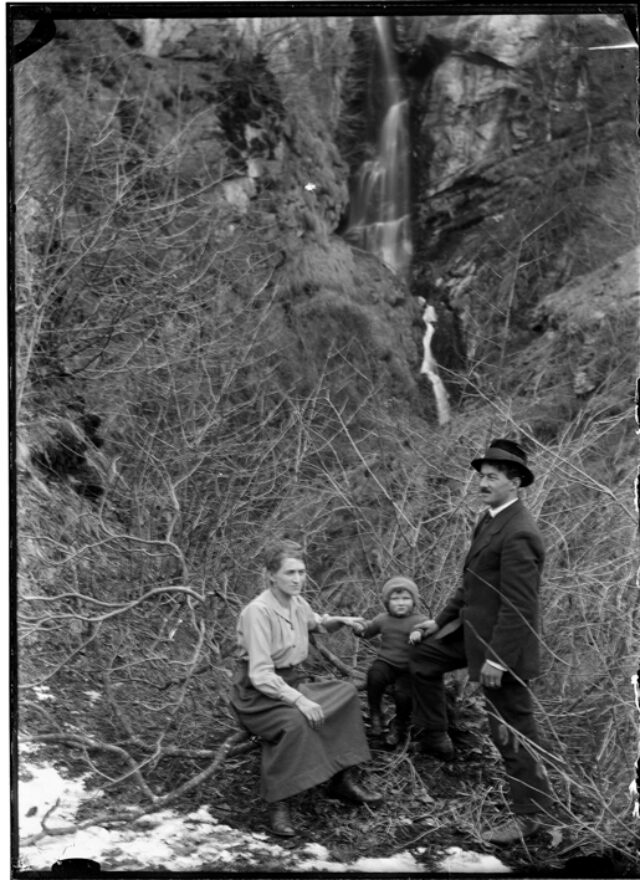 Brigida Donetta-Mangold con il marito e il figlio Giacomo nella natura