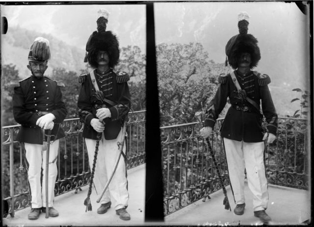 Doppio ritratto di Maurizio Genni con la divisa della milizia di Ponto Valentino, a sinistra con un altro miliziano